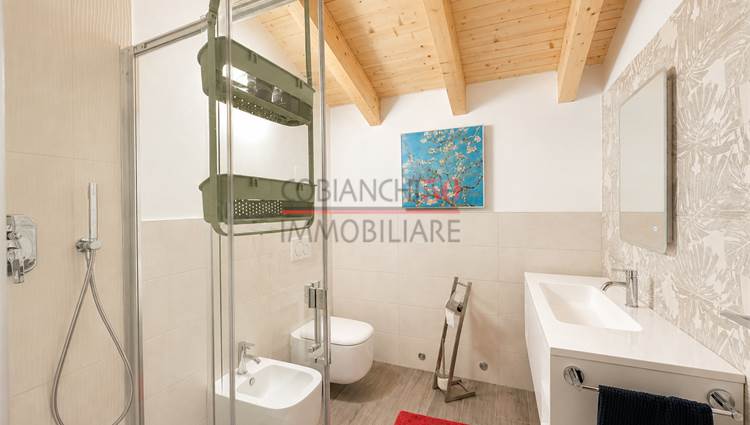 bagno con doccia 