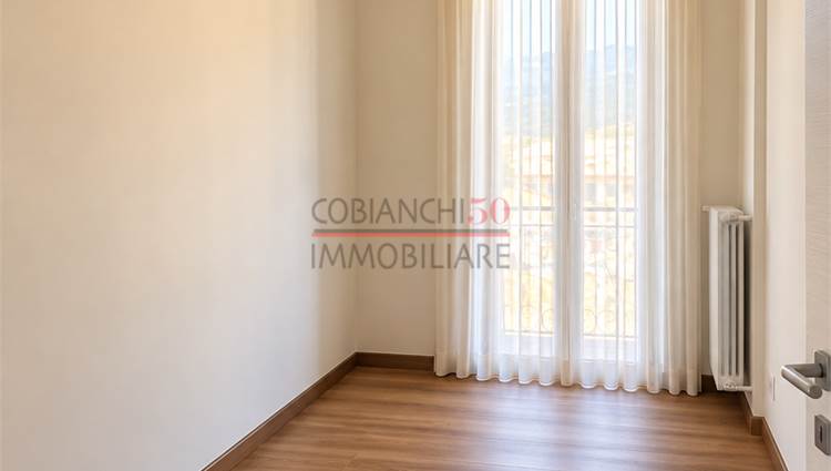 seconda camera con accesso al balcone 