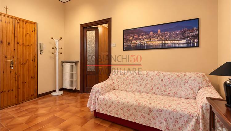 ingresso piccolo soggiorno 