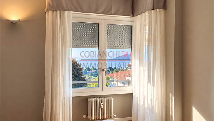Camera da letto matrimoniale con vista Lago