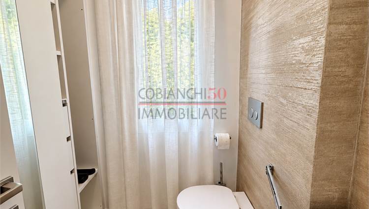 Secondo bagno, lavanderia, finestrato