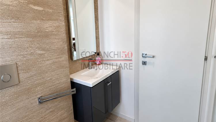 Secondo bagno, lavanderia, finestrato